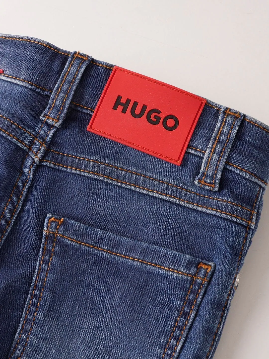 TEKSAS PANTALONE ZA DEČAKE HUGO