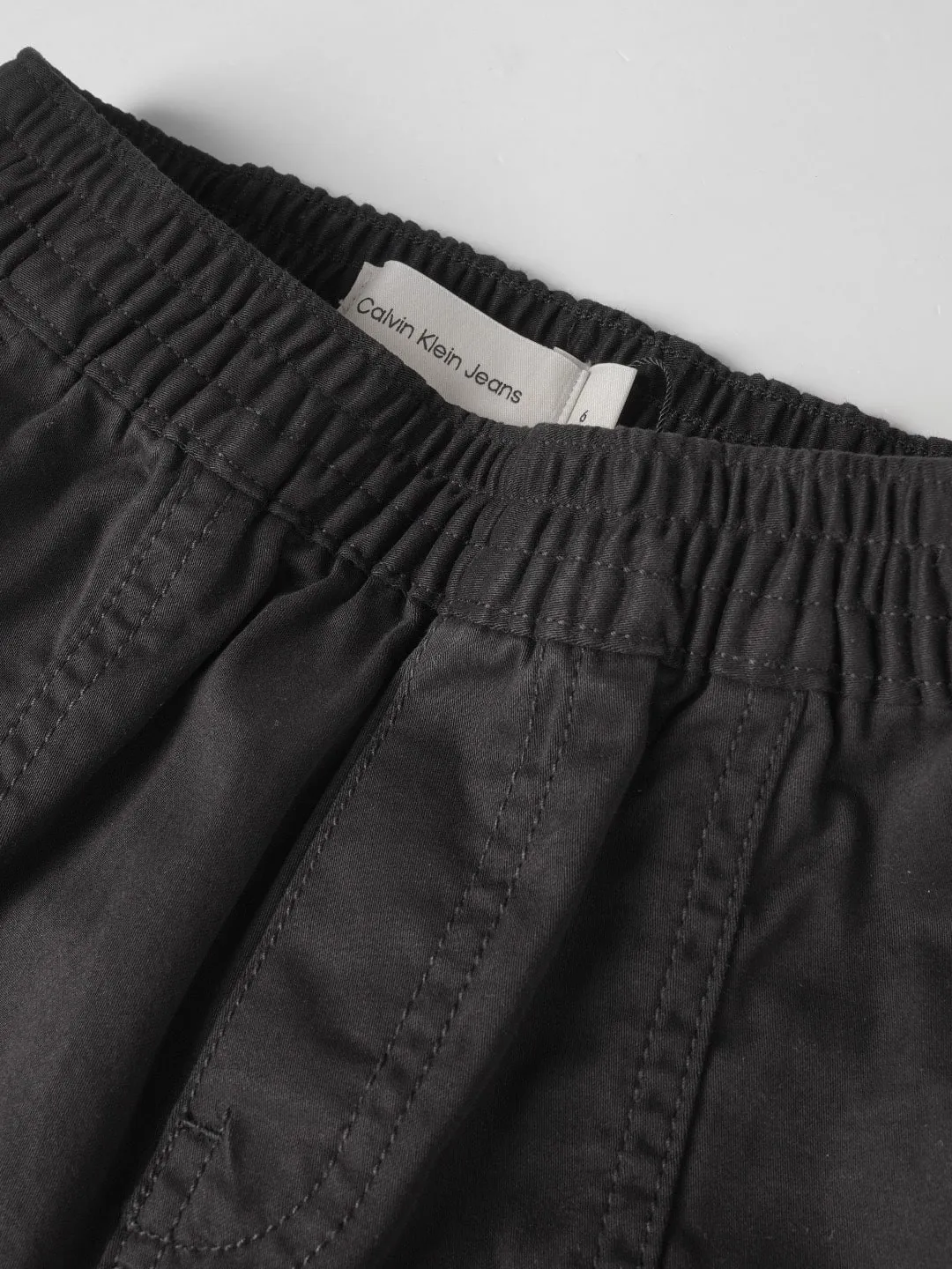 PANTALONE ZA DECAKE CALVIN KLEIN